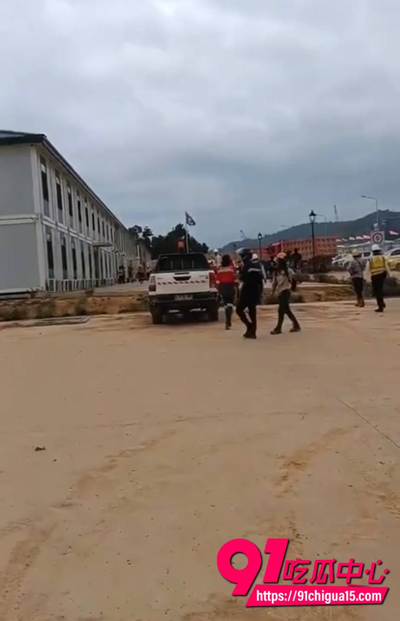 海外工地冲突工人逃离现场5