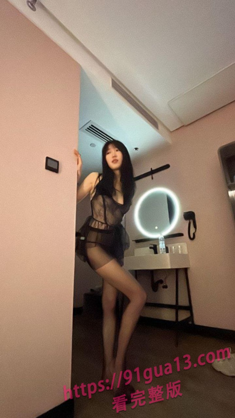 情侣酒店性爱视频流出 女友主动口交 眼神拉丝反差至极 配图7