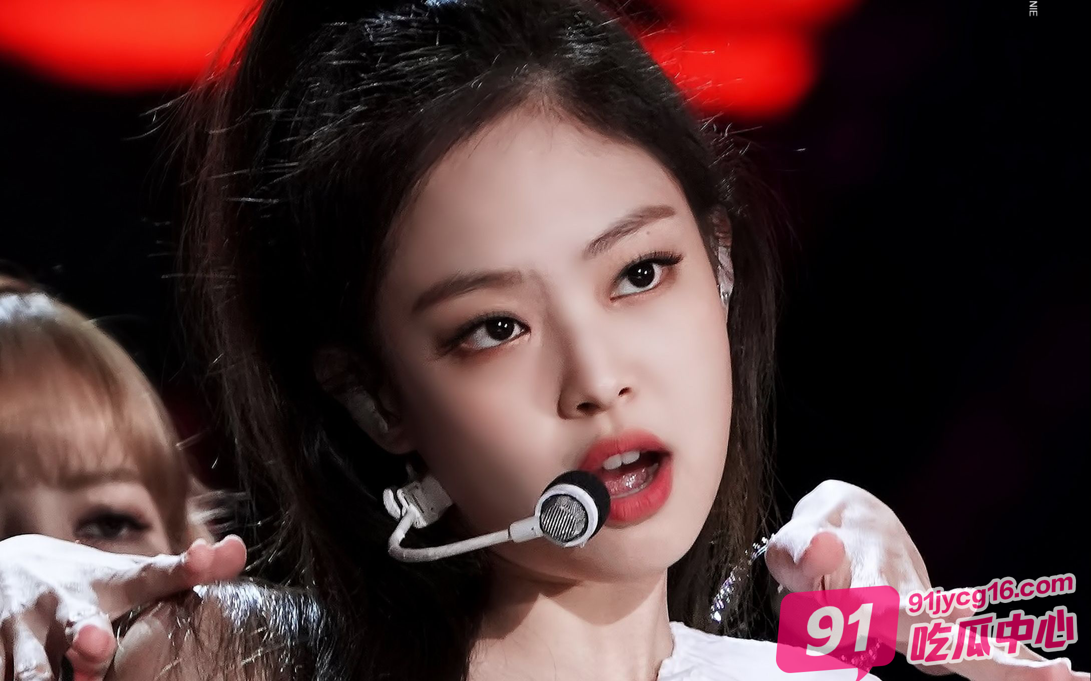 韩国女团金珍妮演唱忘我走光 这真不是财阀主人的任务吗？ 配图4