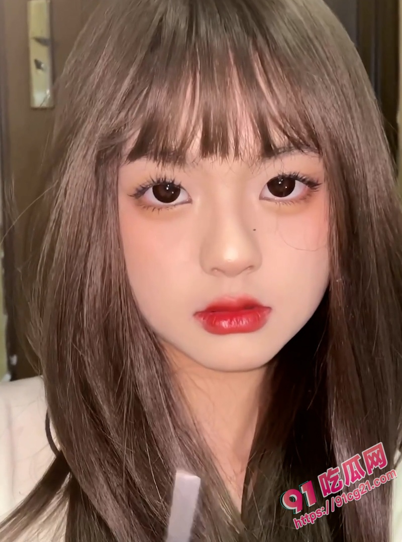 抖音网红走光合集！看看又是谁家的女神在发骚！