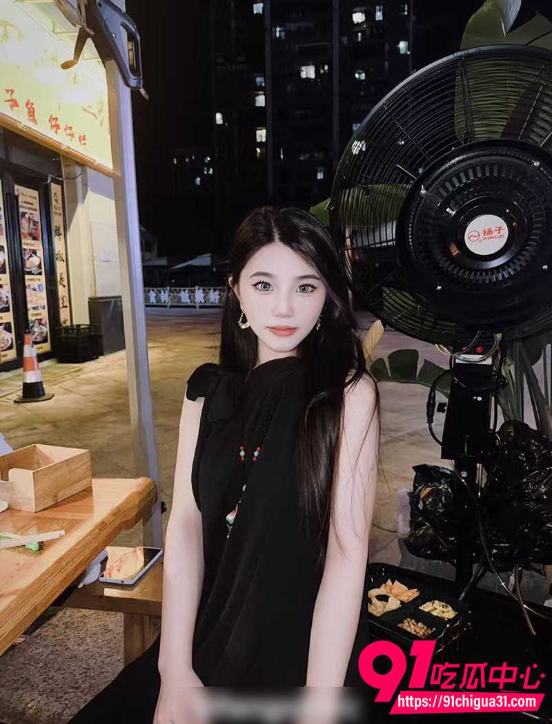 湖南理工学妹分手后性爱视频泄露 身穿红色情趣内衣被巨根狠操 淫叫浪荡至极！
