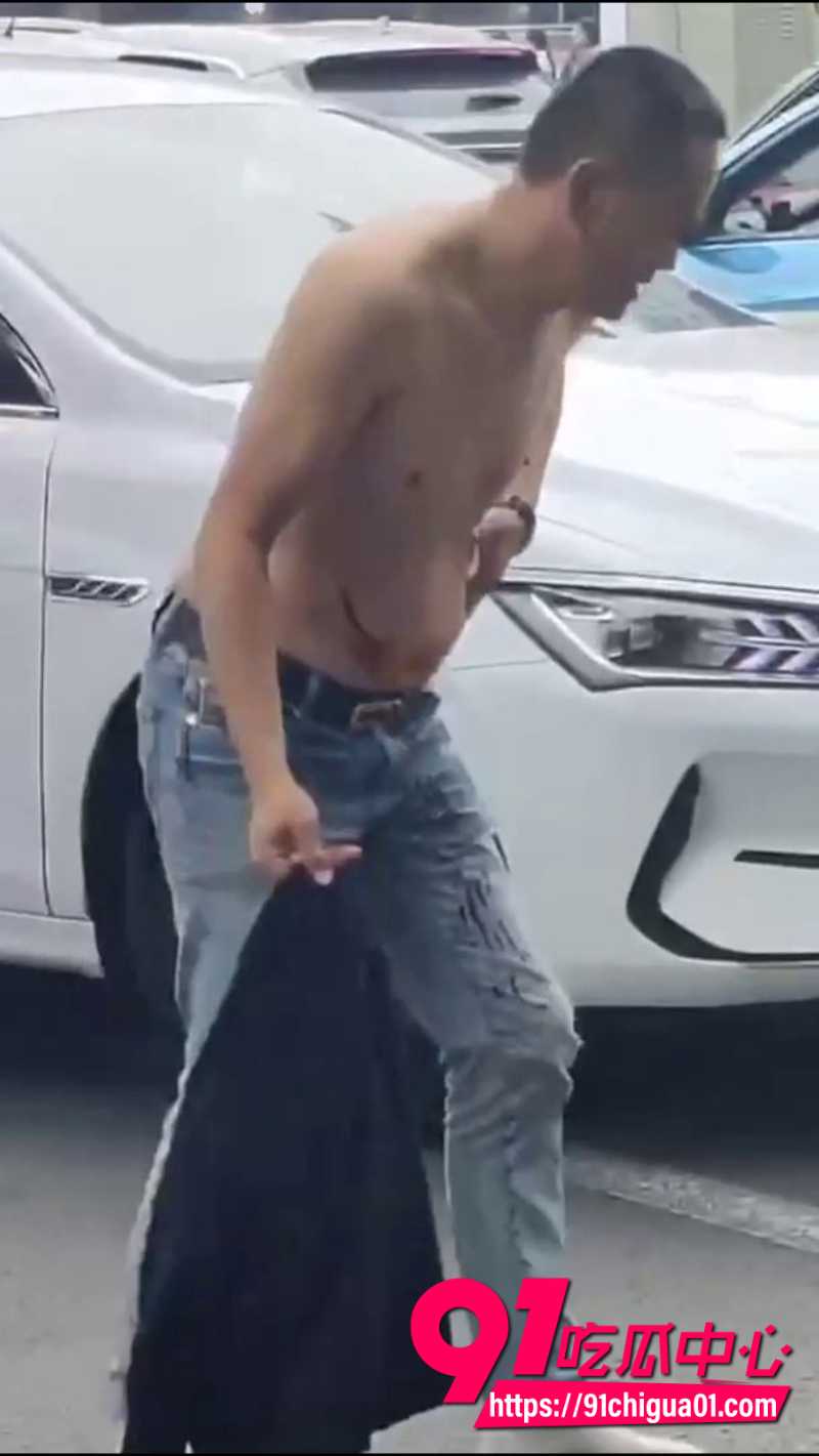 路怒症街头打架白鞋男子8 路怒症街头打架白鞋男子8