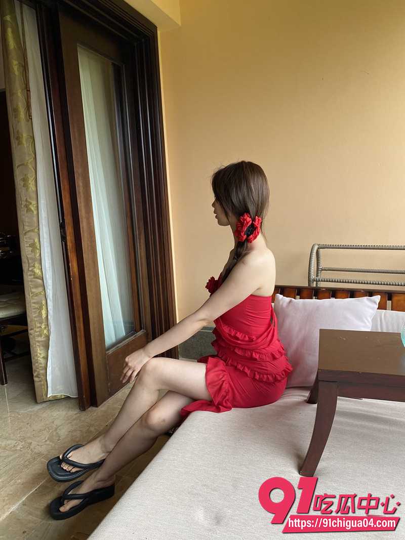 028摄影师 私房拍摄现场全记录 女模变身饥渴荡妇 床上彻底暴露本性成精盆!