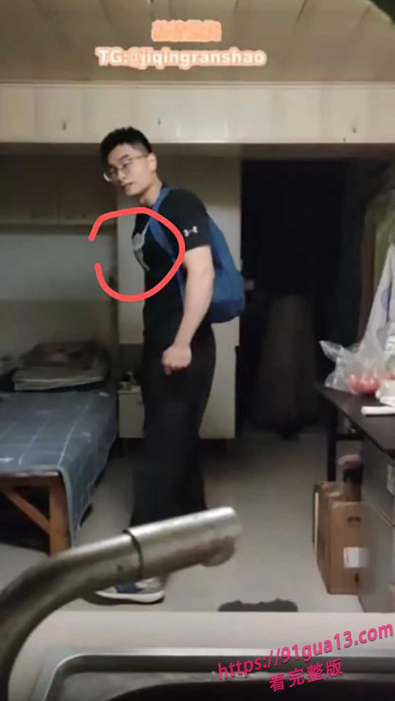 南京阿红事件 60岁老头男扮女装三年约炮千位直男！独家视频可供下载～ 配图9