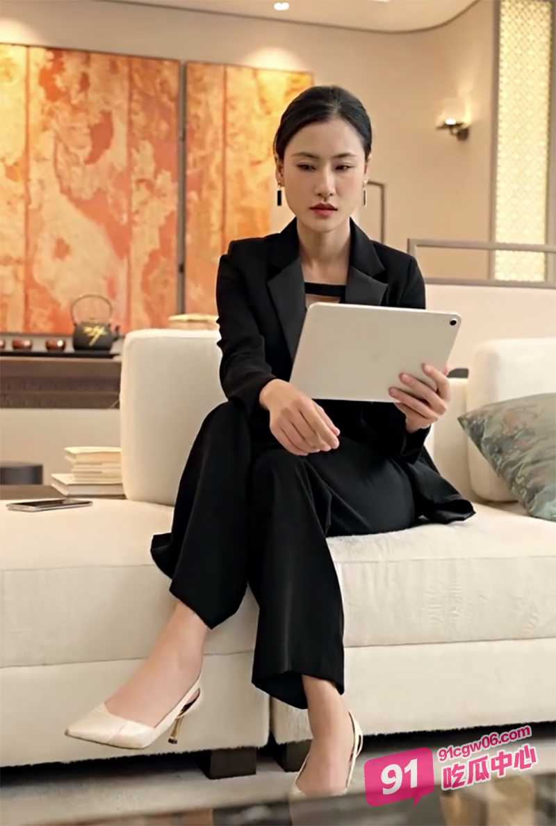 每日短剧《无声之色》～年轻女艺术家与粉丝的擦边日常 居然这么炸？ 配图4