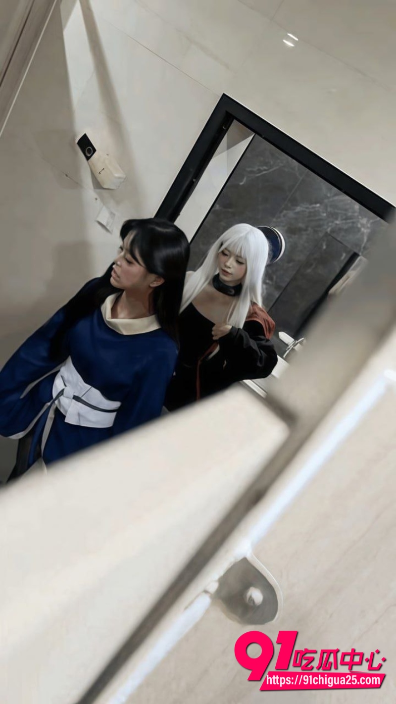 跑到女厕所偷怕火影忍者女cos8 跑到女厕所偷怕火影忍者女cos8