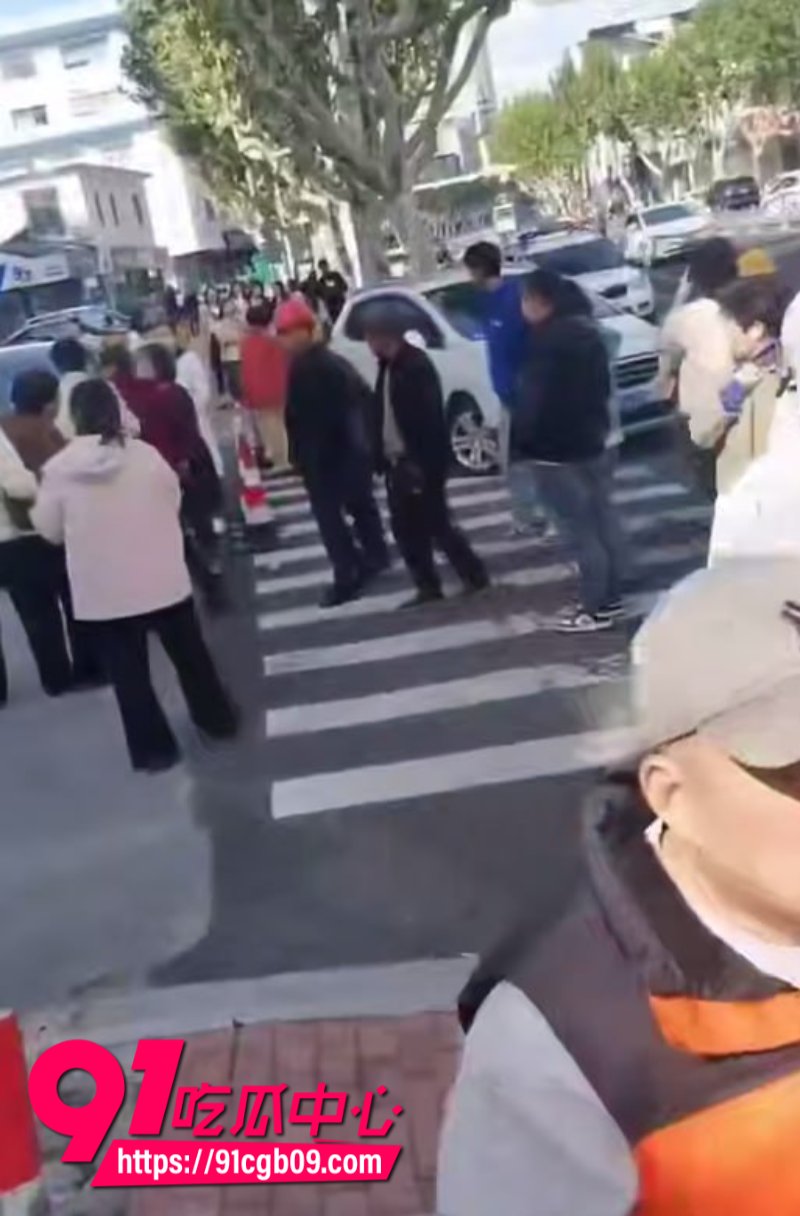 江苏省苏州市快递小哥被打4 江苏省苏州市快递小哥被打4