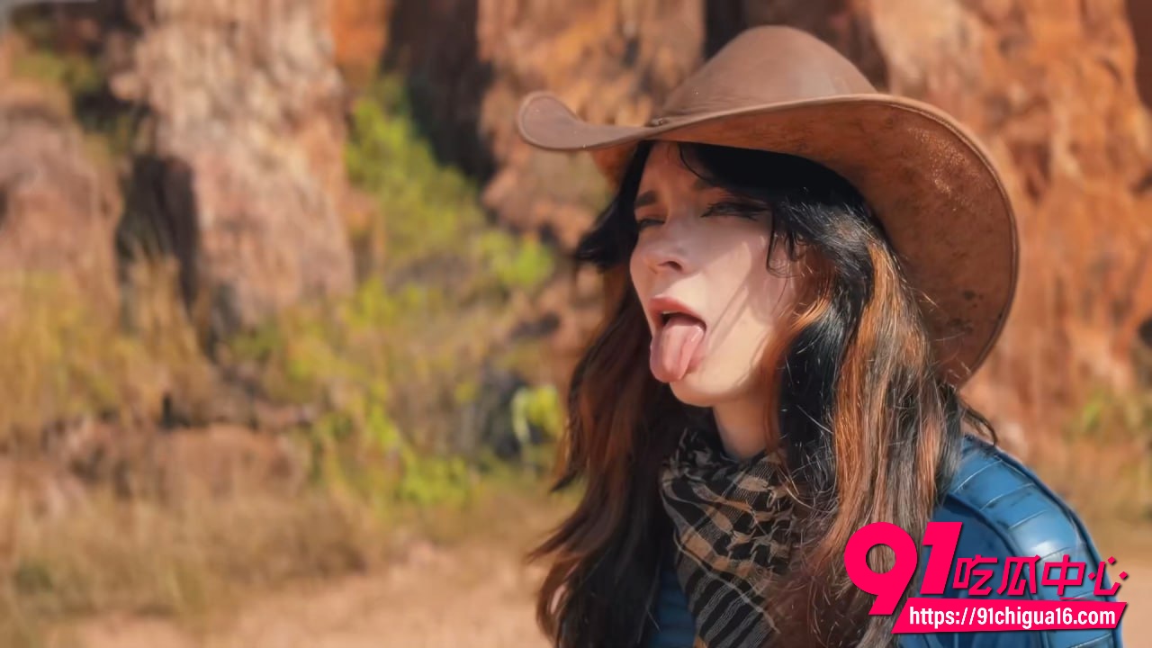 欧美CoserSweetiefox2月新作 野外后入狂操翘臀浪叫不止!