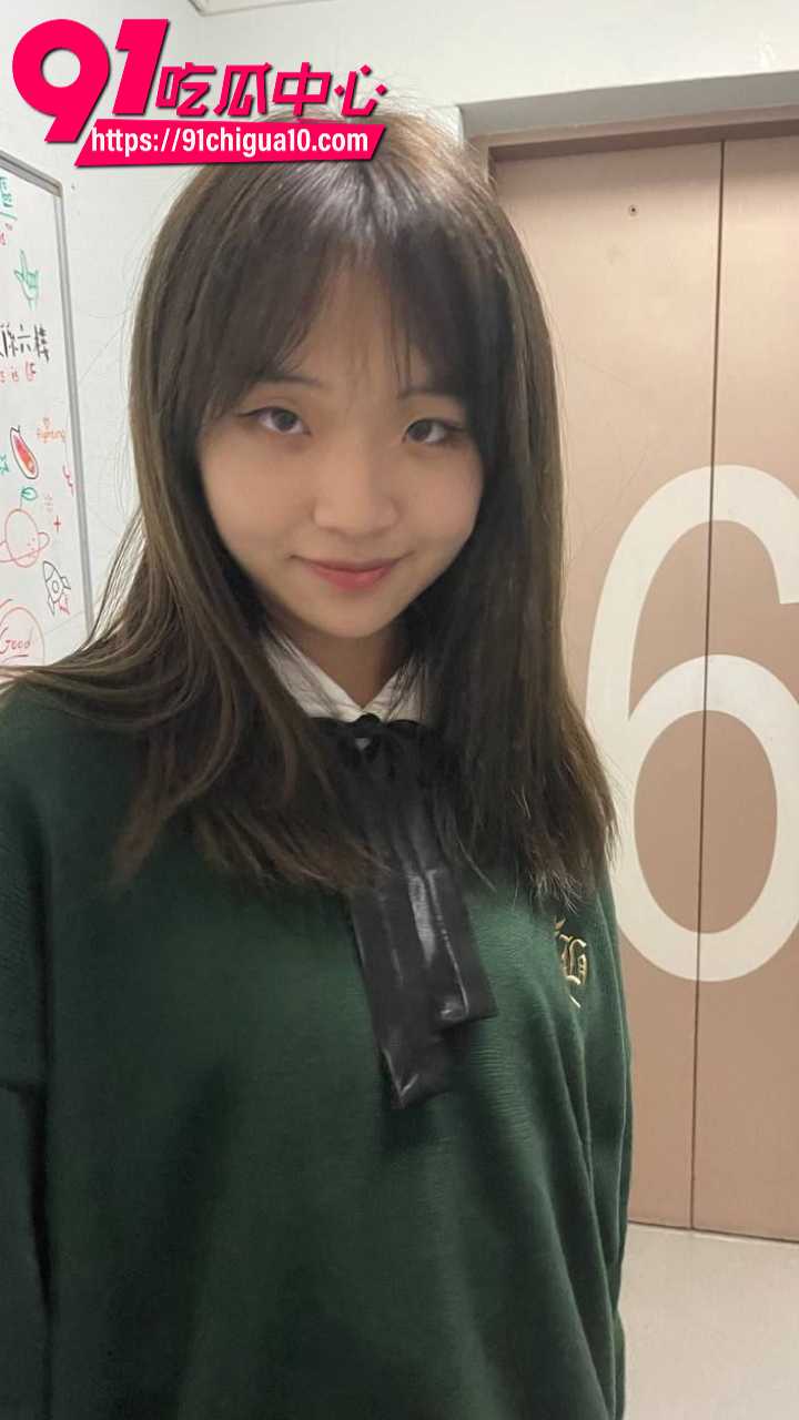 大连艺术学院极品美女周韩雅被土豪包养1 大连艺术学院极品美女周韩雅被土豪包养1