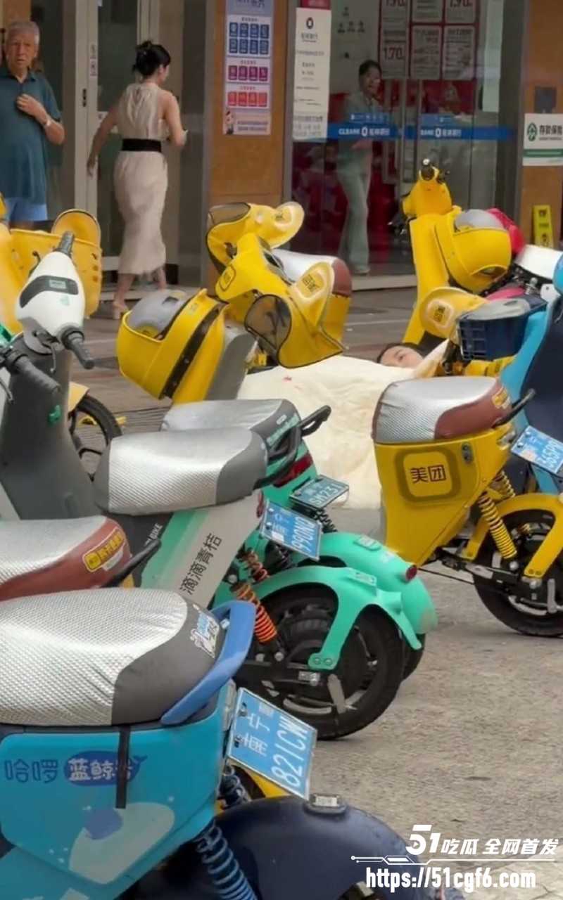 广西南宁袁记水饺跳楼事件010
