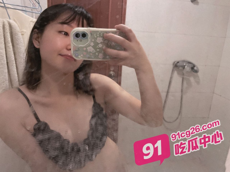 重庆微坦母狗陈娟 私拍被男友泄密 肉肉的身材操起来可润了！