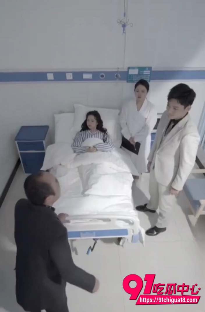 小伙被美女房东帮助走上巅峰5