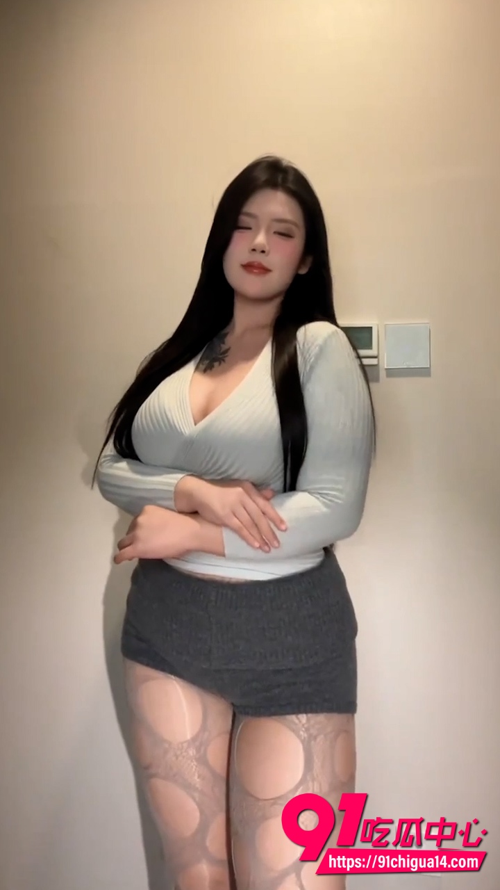 抖音微胖女神禾萧AI脱衣秀 巨乳肥臀肉感爆棚 抱起来肯定超爽