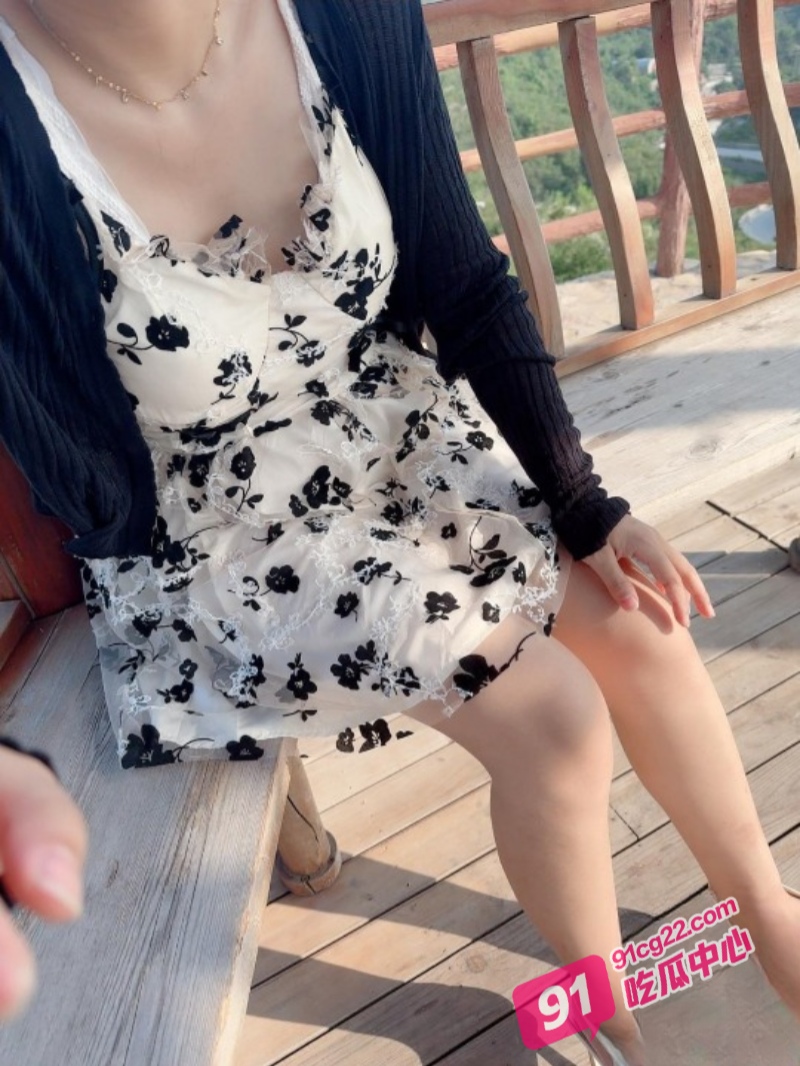 兄妹乱伦之和妹妹一起长大 趁爸妈不在家跟妹妹激情啪啪！ 配图3