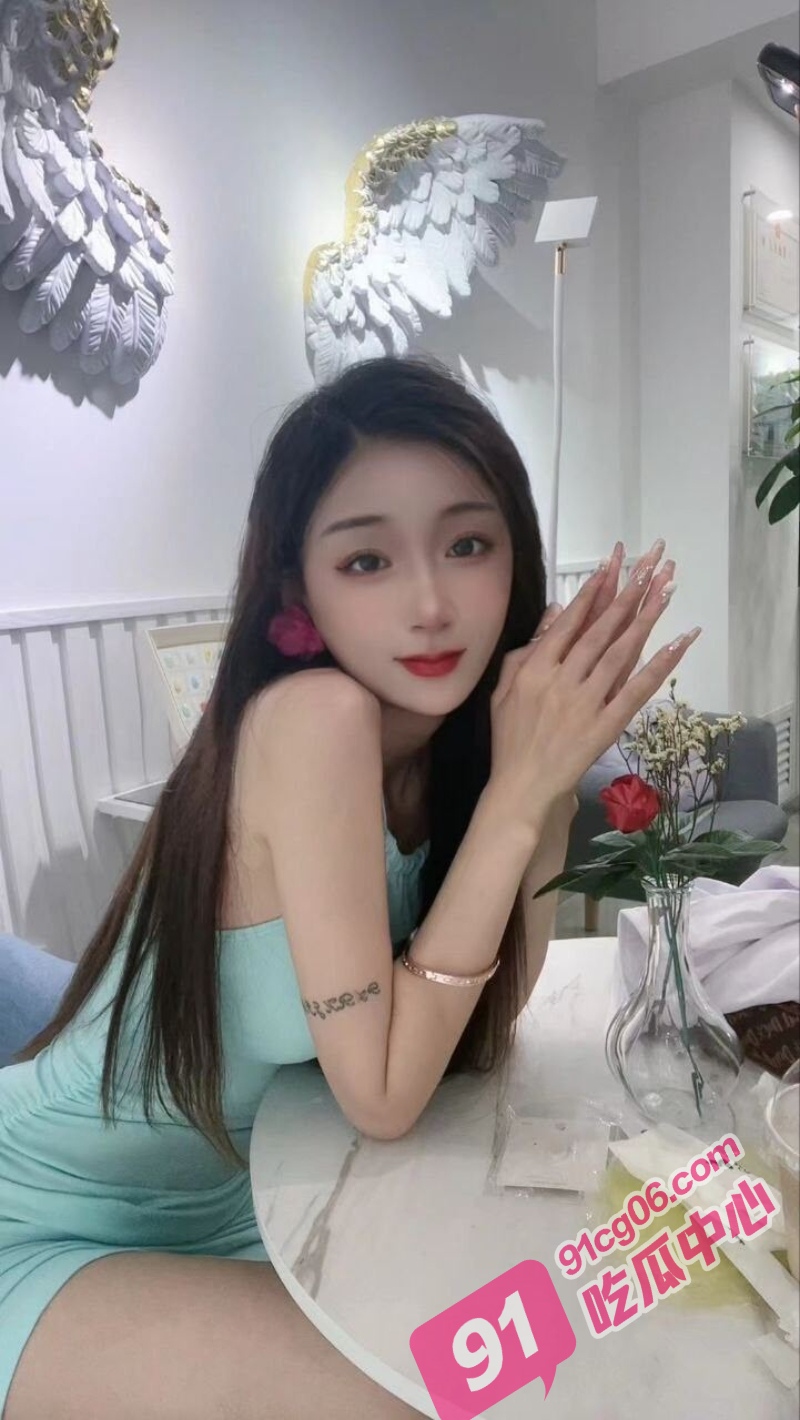 长春嫩模李依梦致富之路～扭扭屁股卖卖逼 轻轻松松把钱赚