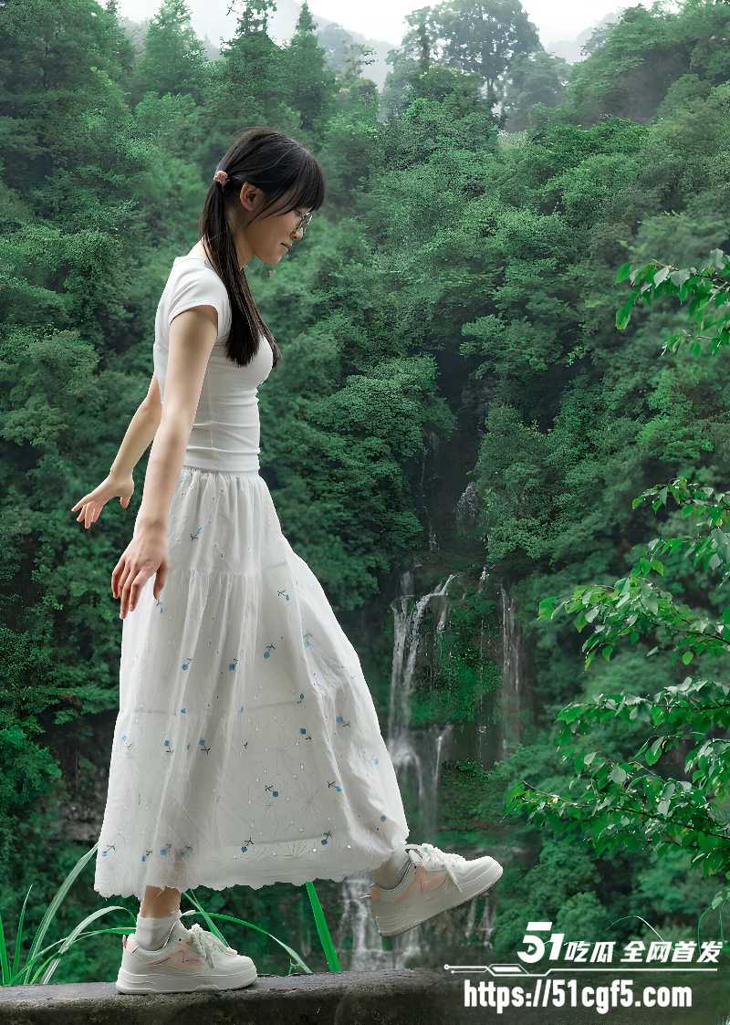 超嫩反差素人眼镜妹私人定制 3 超嫩反差素人眼镜妹私人定制 3