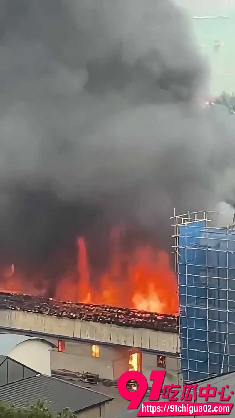 9成都八里庄地铁站大火 5 9成都八里庄地铁站大火 5