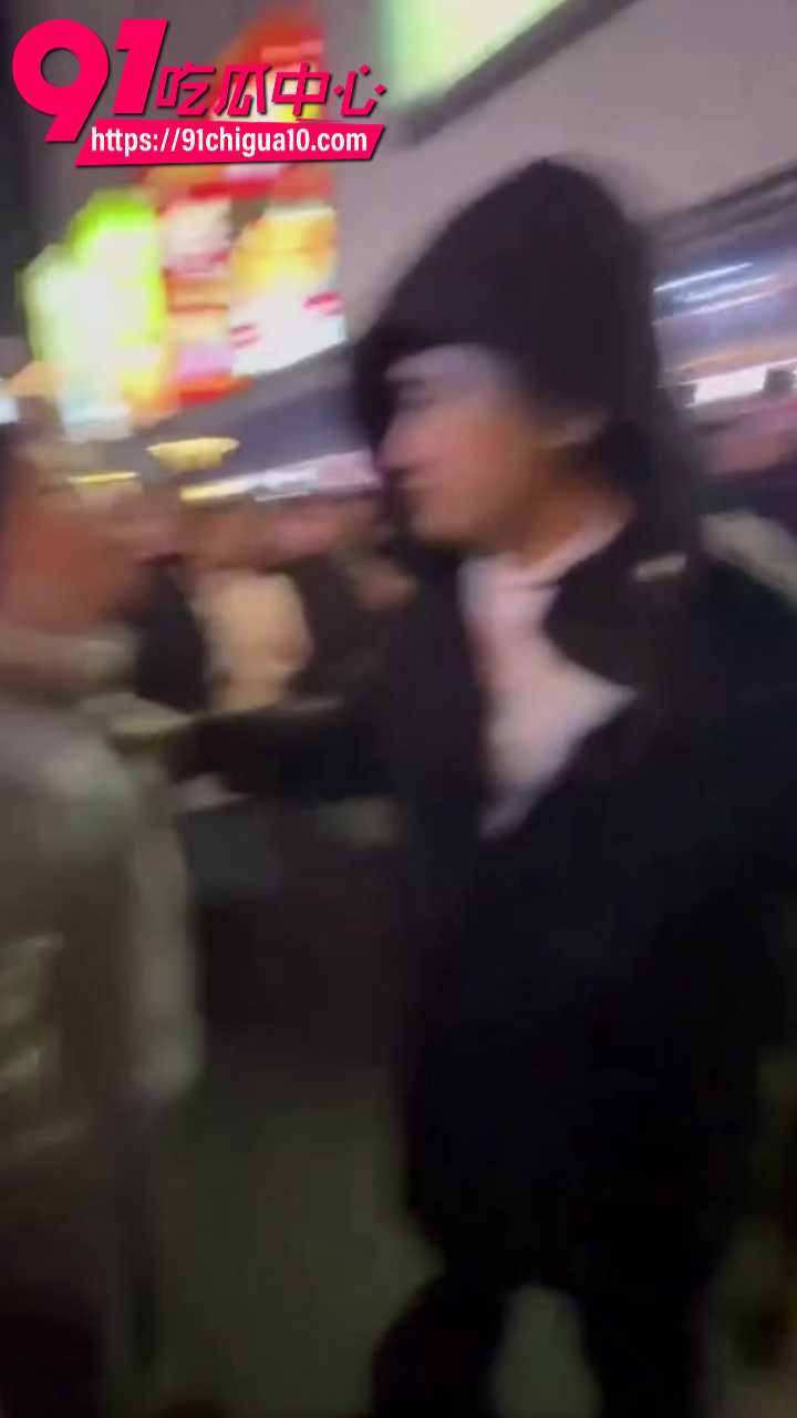 大连街头惊爆原配抓奸大战3