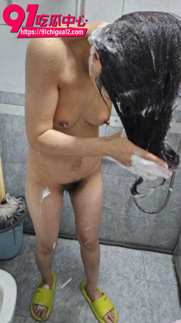 表姐浴室湿身被狂干到哭1 表姐浴室湿身被狂干到哭1
