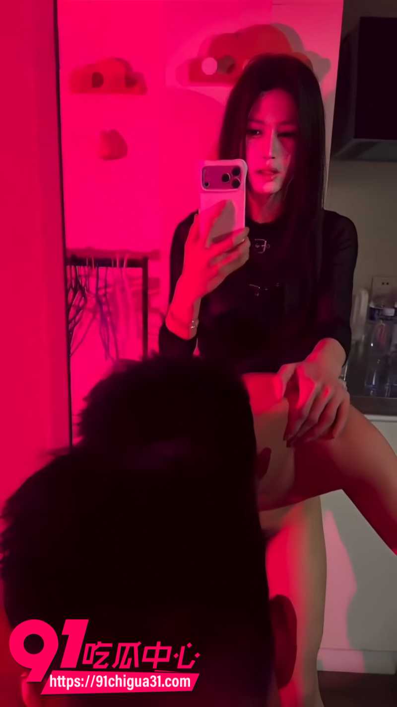 高颜值伪娘猛1爆操黑皮体育生1