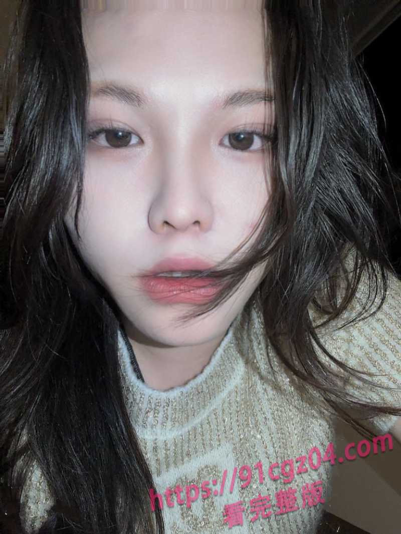 高颜值小姐姐和男友自拍泄密流出 对大根爱不释手 好羡慕啊~