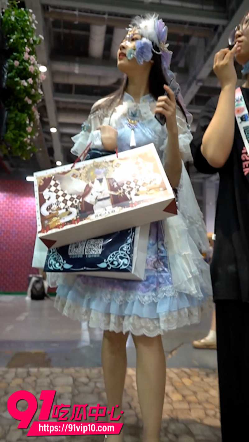 抄底大神漫展抄底蓝洛丽塔银高跟精致小仙女2