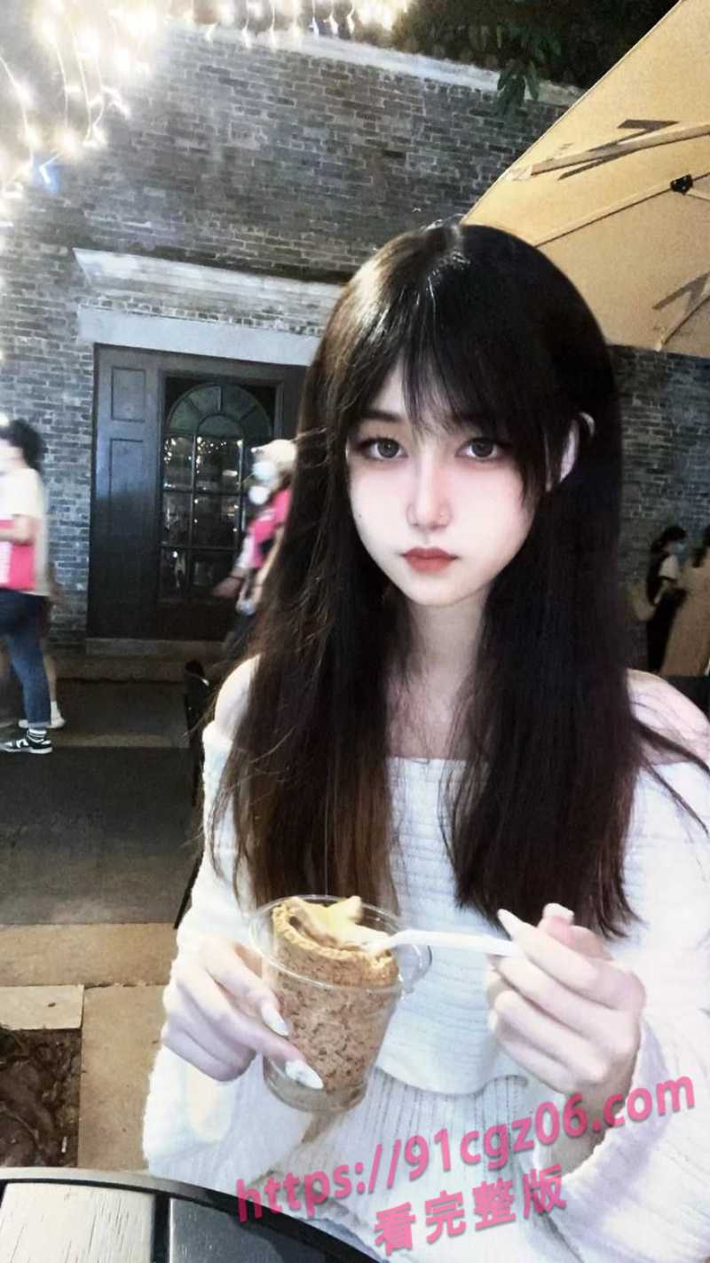 广东顺德何梦诗与房地产销售男友私密性爱视频流出 如此可爱的妹子也这么骚吗？