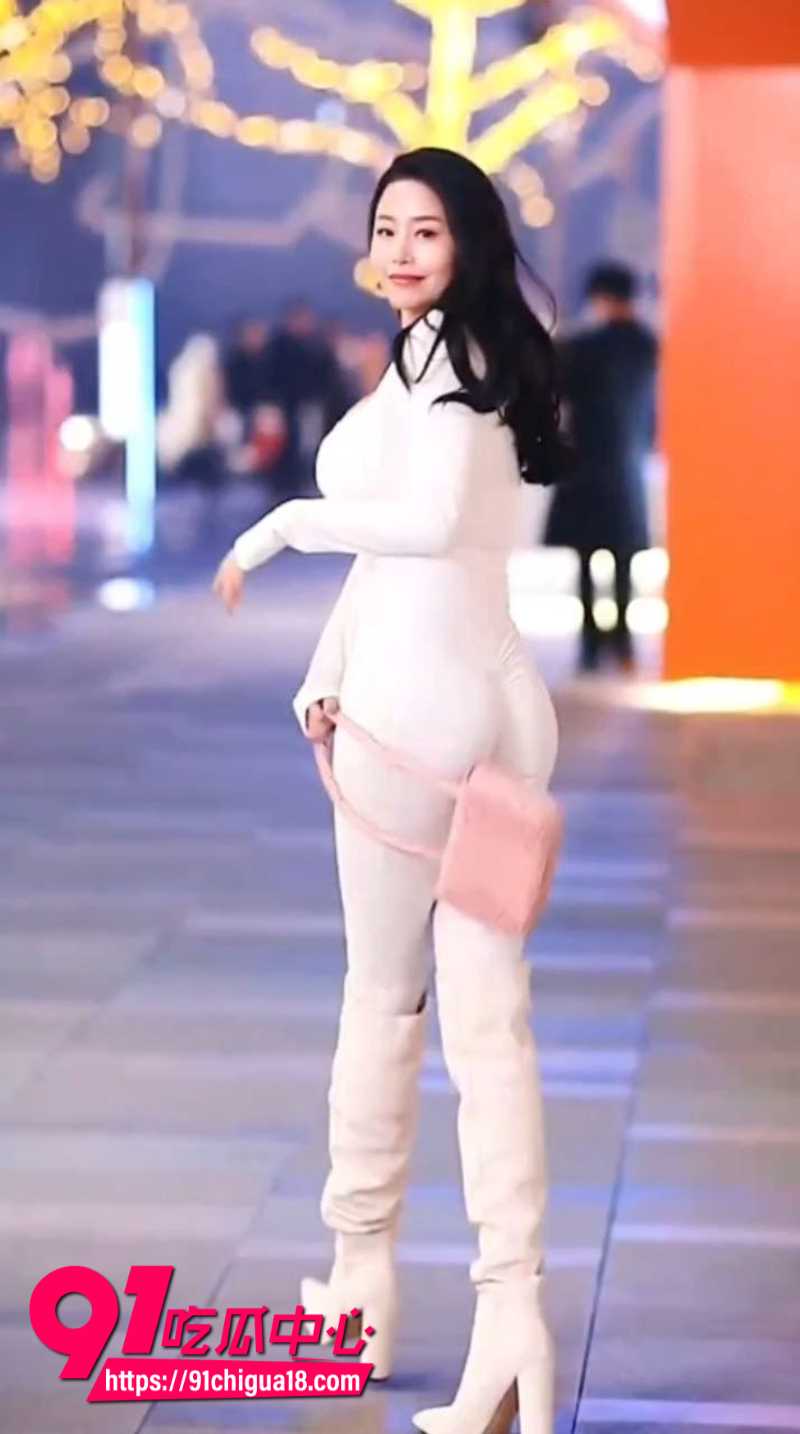 极品女网红吃糖吐泡泡全裸脱衣诱惑3 极品女网红吃糖吐泡泡全裸脱衣诱惑3