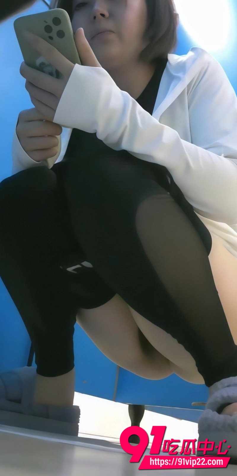 商场蓝门女厕5