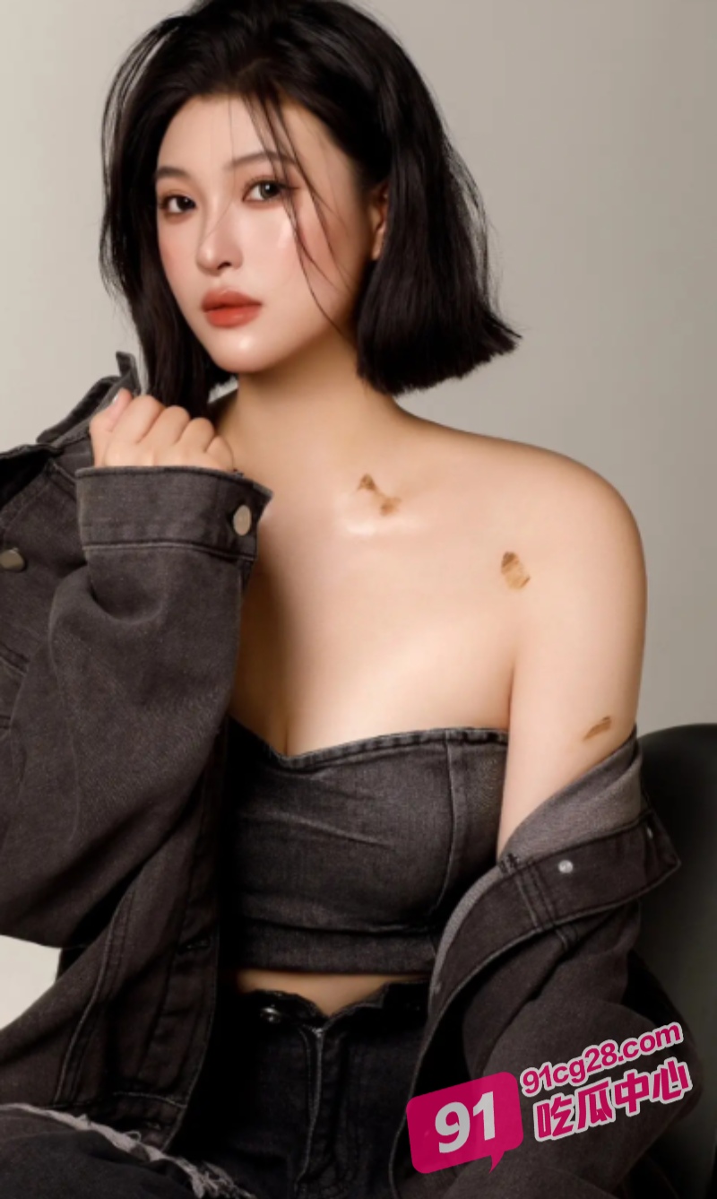 亚裔网红情侣ladifem直播做爱 听弹幕的指挥表演 全程高能视听盛宴！ 配图3