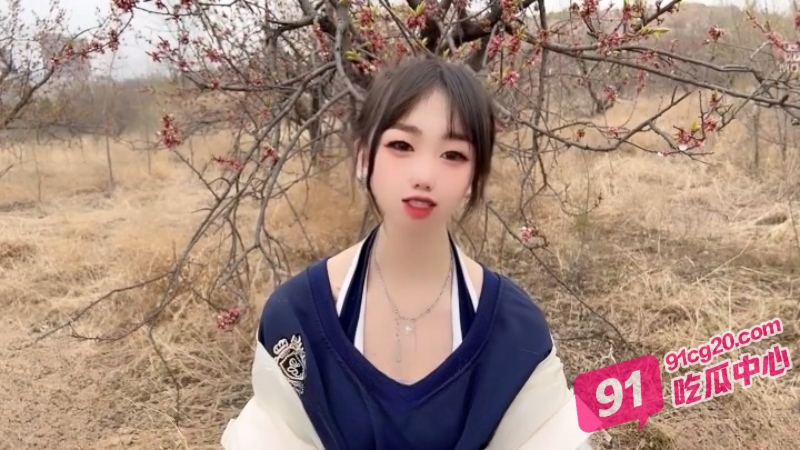 温泉就要裸着泡 爆乳美少女小桃酱 私汤温泉激情流出！