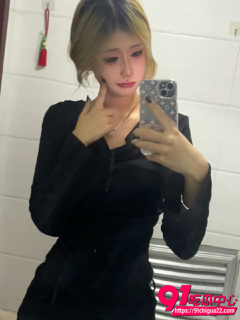 台球助教林晓雨 线下与客户约炮视频泄密 看似清纯实则淫荡母狗！
