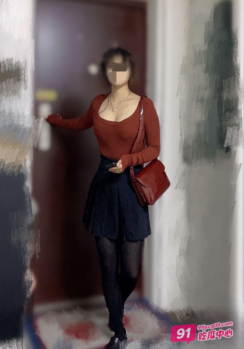 「姐弟乱伦」把大奶表姐调教成女奴 乱伦的感觉太上头了！ 配图4