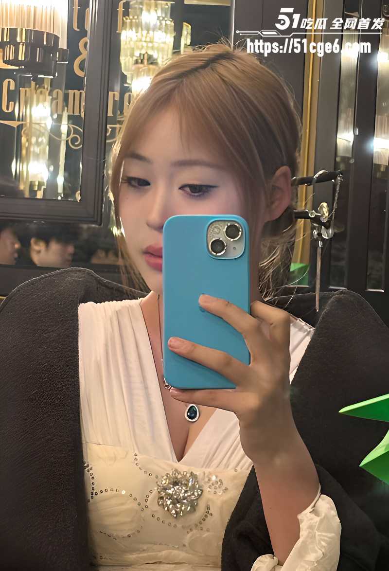 反差大胸女孩郭鑫源与炮友做爱自拍 3 反差大胸女孩郭鑫源与炮友做爱自拍 3