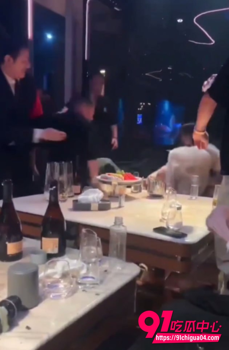 陪酒妹妹 酒瓶爆头 4