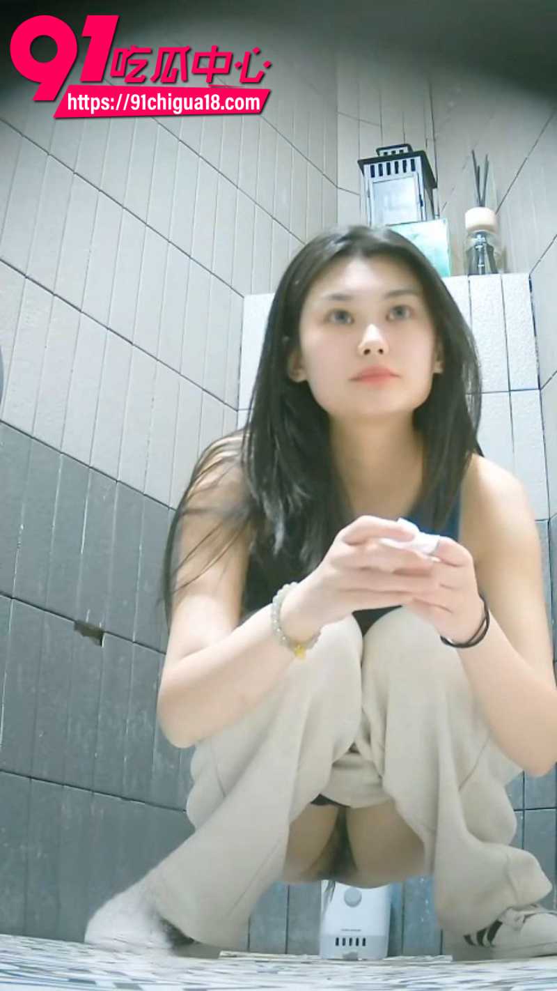 厕拍大神在商场女厕所安装针孔摄像头偷拍双视角3