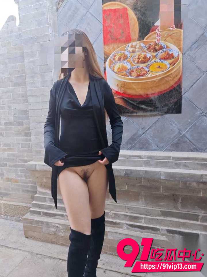 户外公园大胆手指自慰3