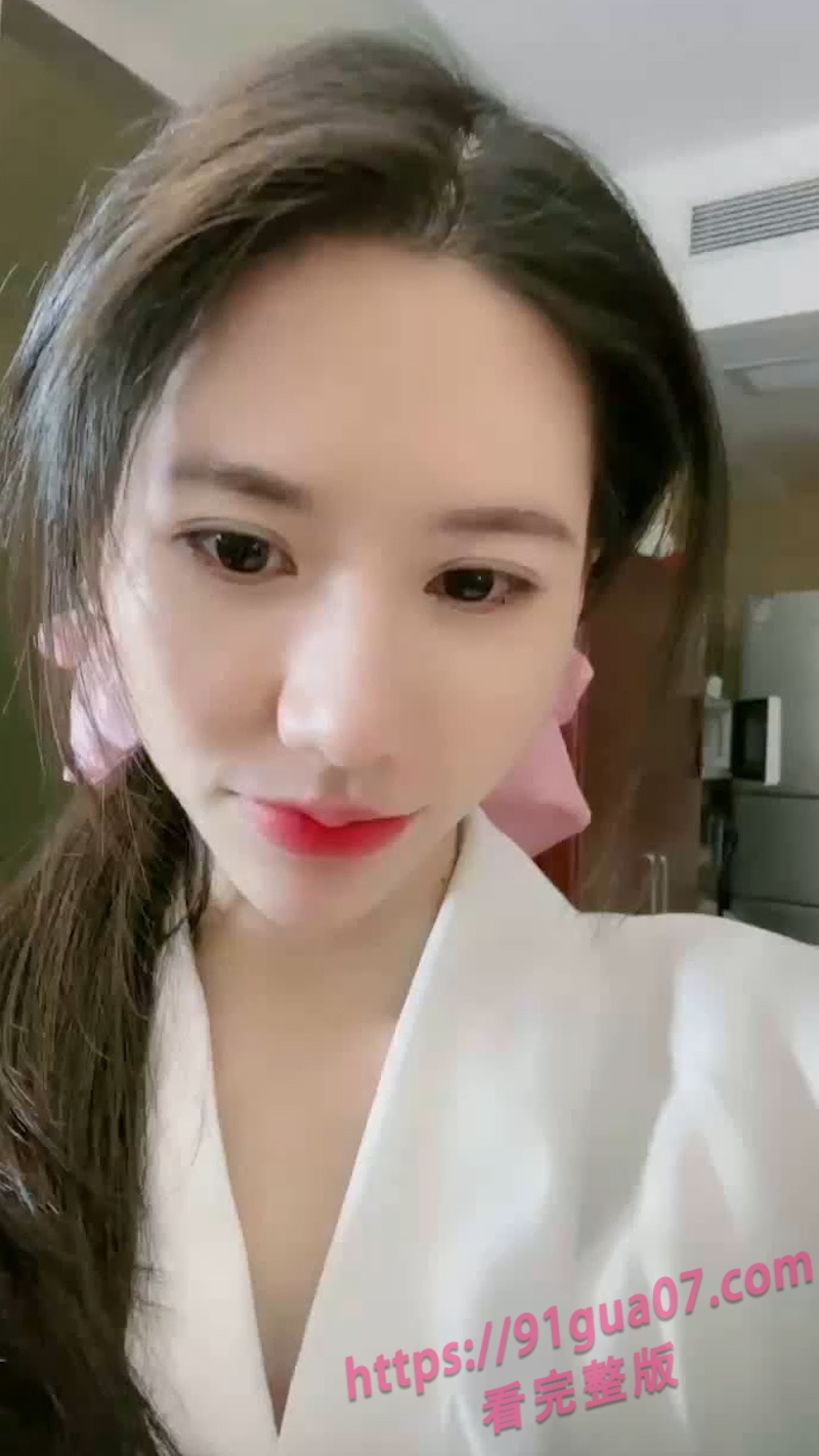 推特女王芷晴S穿网袜调教男奴 玉足干嘴插到狂喷~