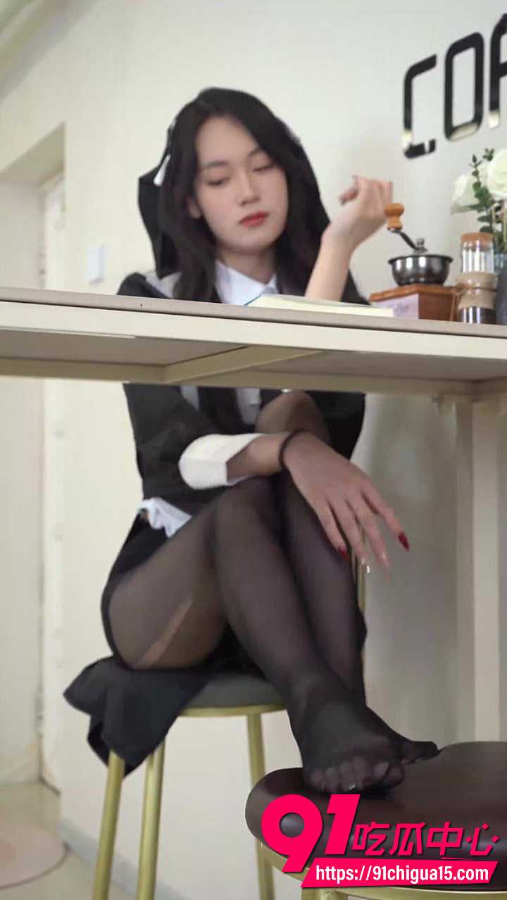 抖音绮梦摄影小艺 黑丝修女禁欲反差诱惑炸裂全程高能