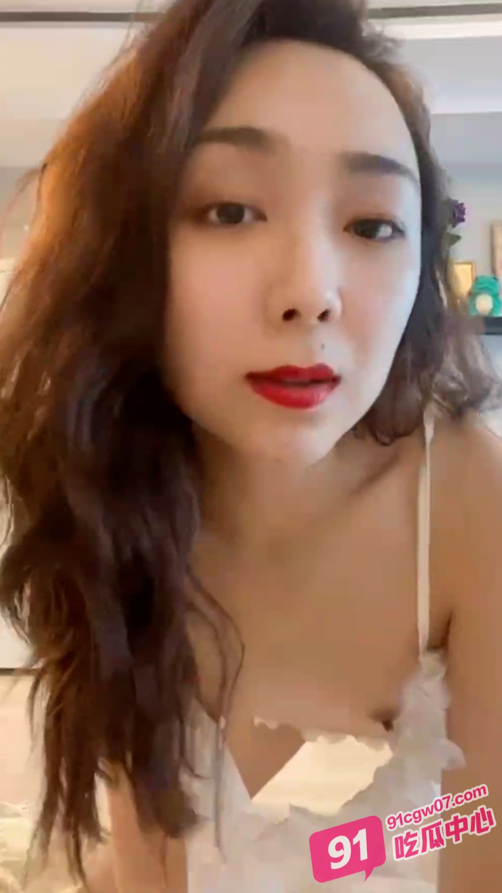 成都母狗陈小艺明目张胆给老公戴绿帽 各种给男人发自己的裸照 到处约炮！ 配图5