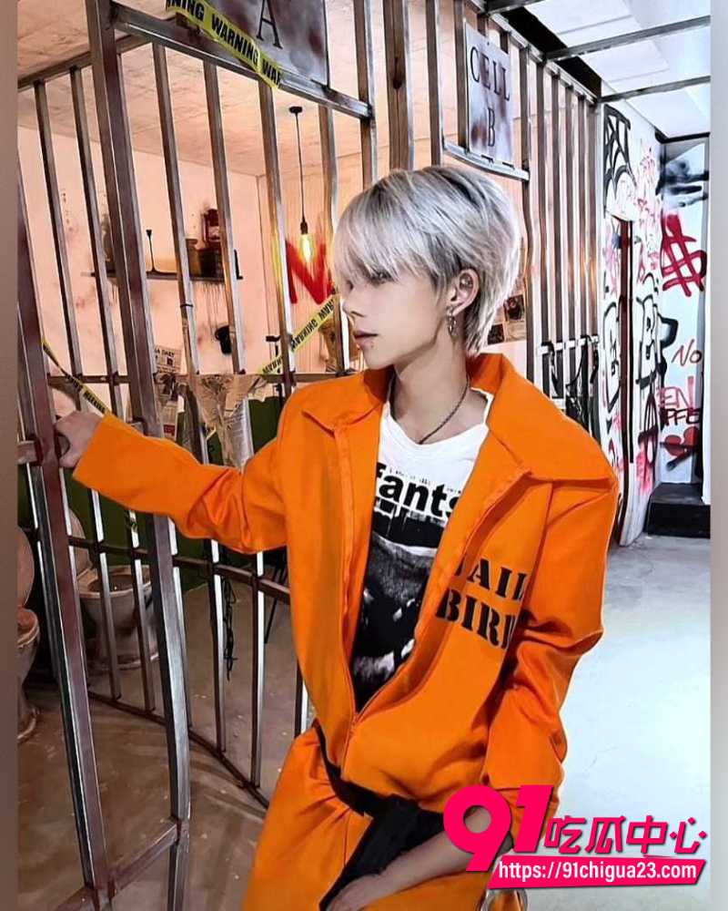 抖音男网红罗琰泽 32