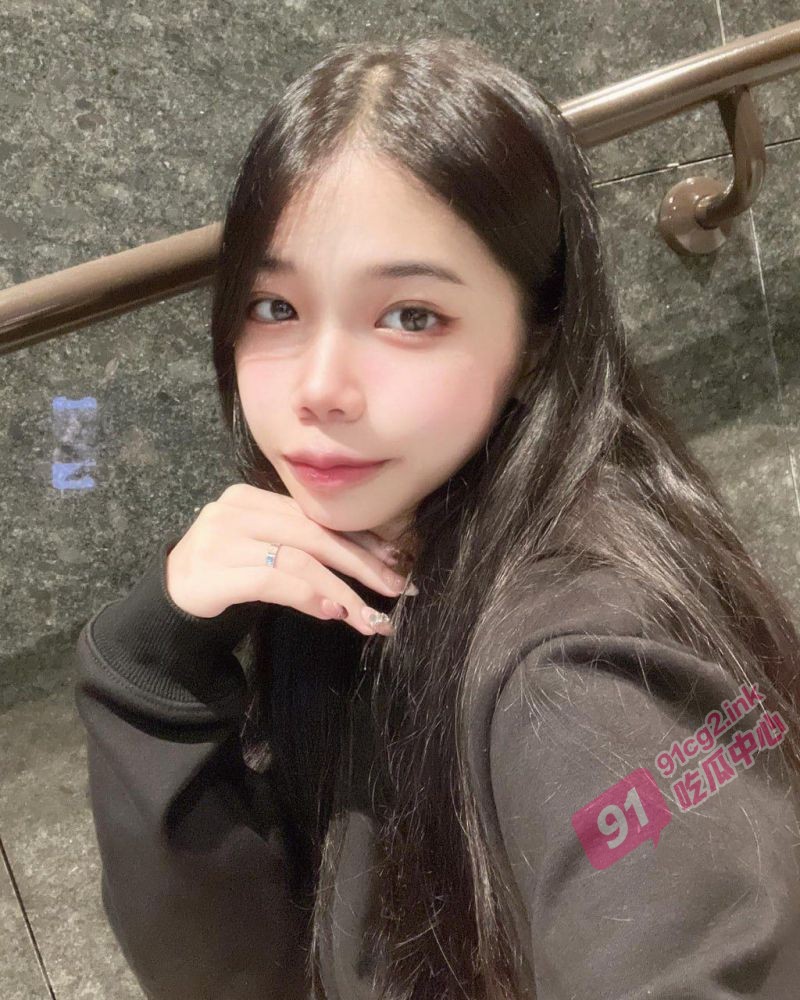 修手机事件门~清纯大眼嫩妹手机拿去维修 结果曝光不雅视频 如此女神私下竟然这么骚!