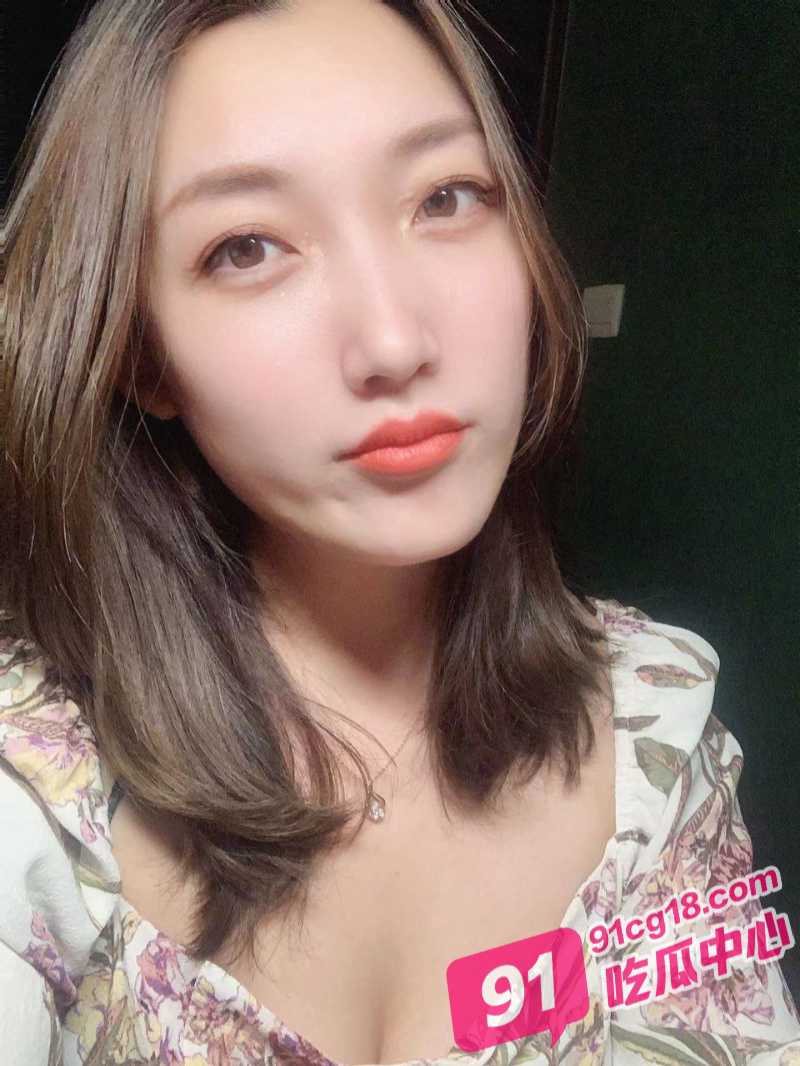 绿帽男共享小娇妻 记录老婆被操的时刻！