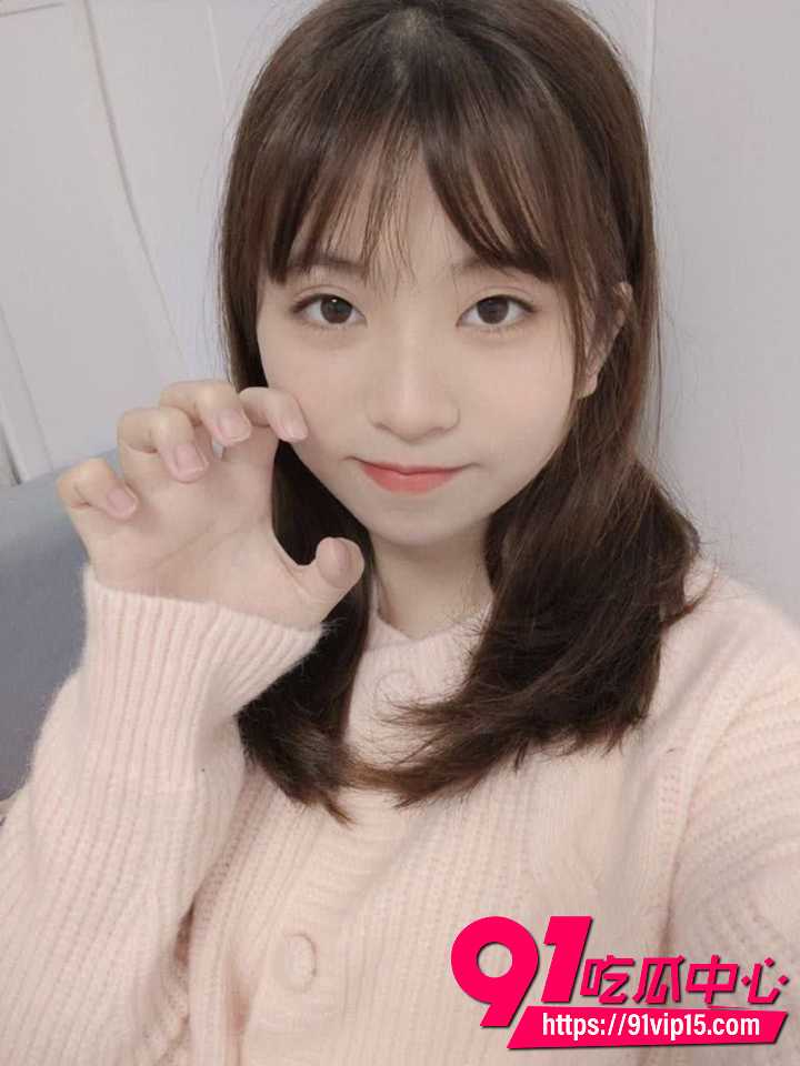 白嫩大学生私下和老板车震1 白嫩大学生私下和老板车震1
