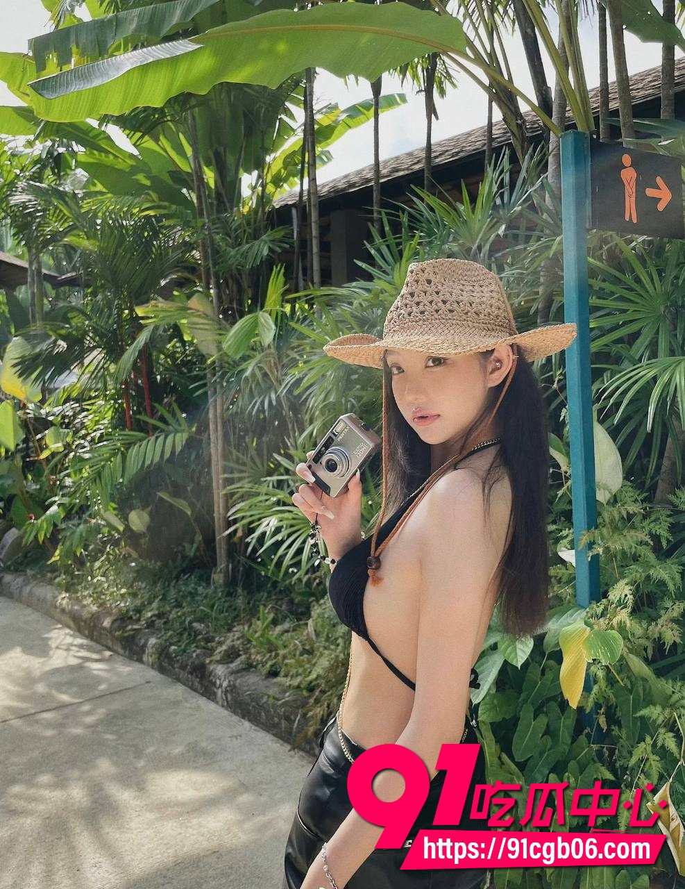女网红慎婕劈腿闺蜜前男友被男友捶上热搜19