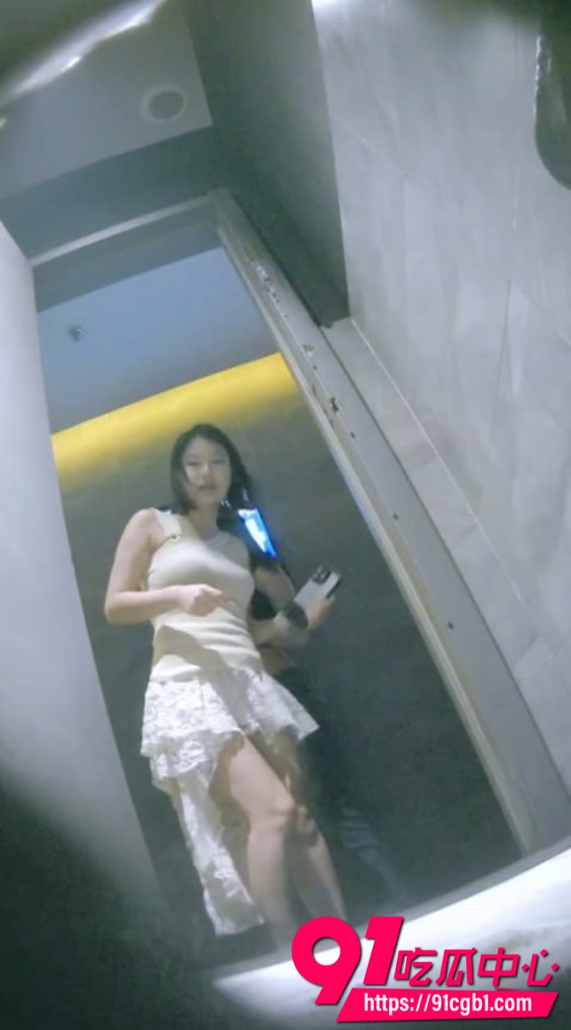女厕偷拍多位 7