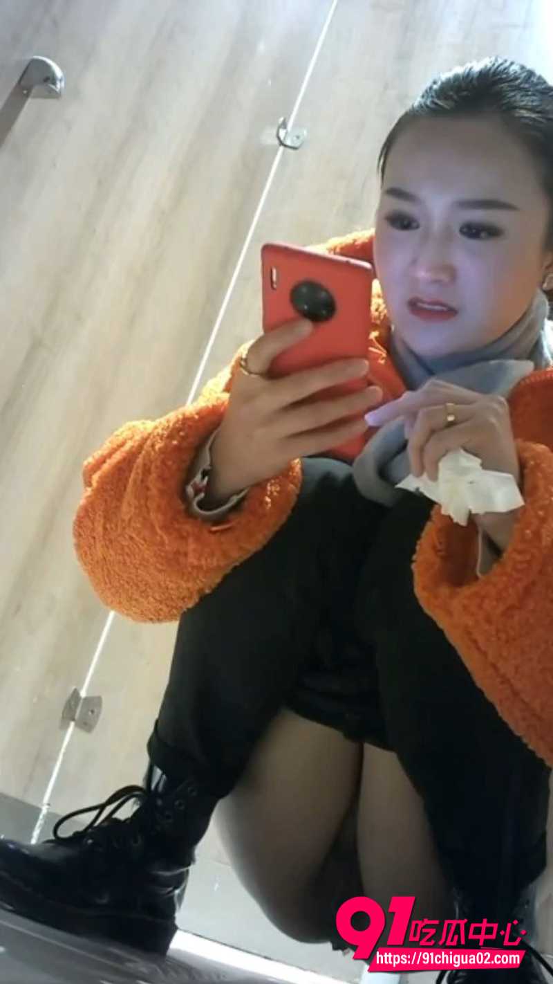 商场厕所偷拍神作 各种美女尿尿全曝光 腿部曲线尿流喷射这偷窥快感太上头了!