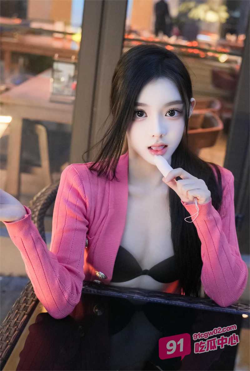嫩模龙雪儿 土豪高价购买后重磅分享！身穿性感情趣内衣在浴室揉奶湿身！ 配图5