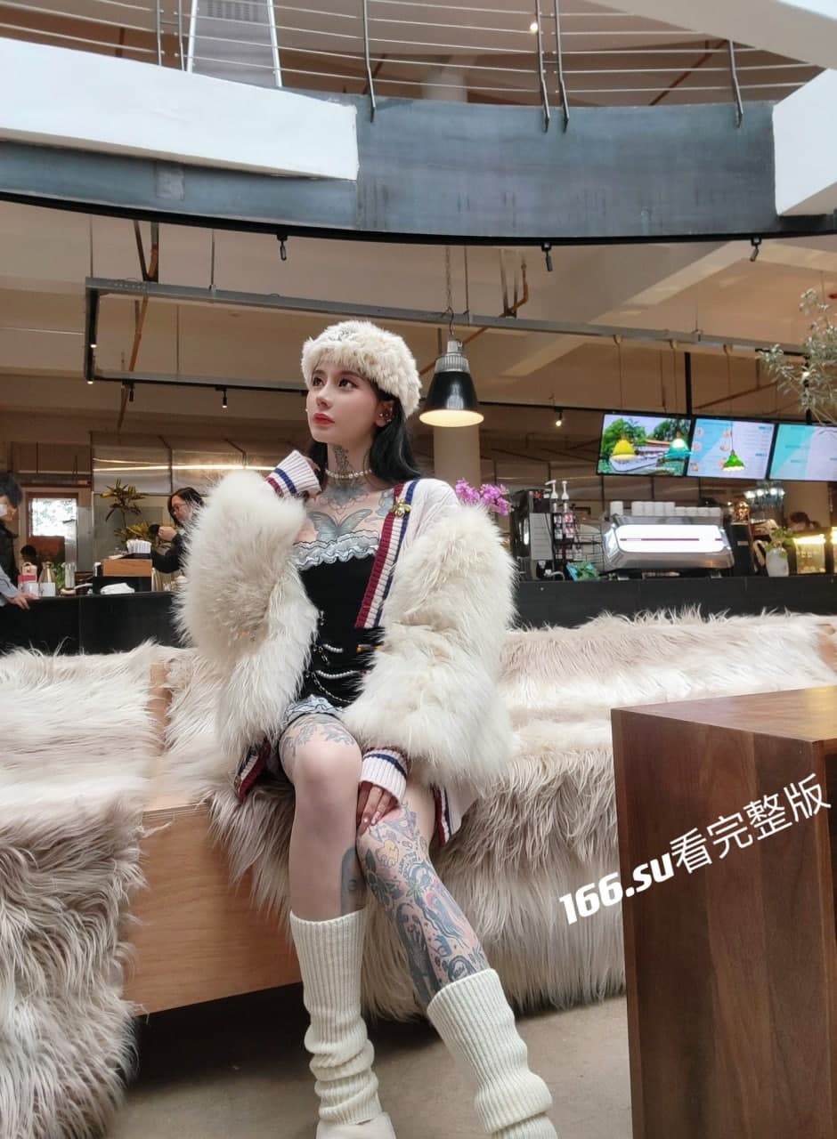 满纹阴环狂野御姐chloe高能自拍视图私密部位特写大尺度激情视频流出曝光 配图7