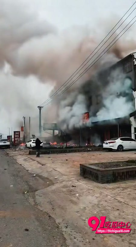 湖北烟花爆竹门店爆炸现场8
